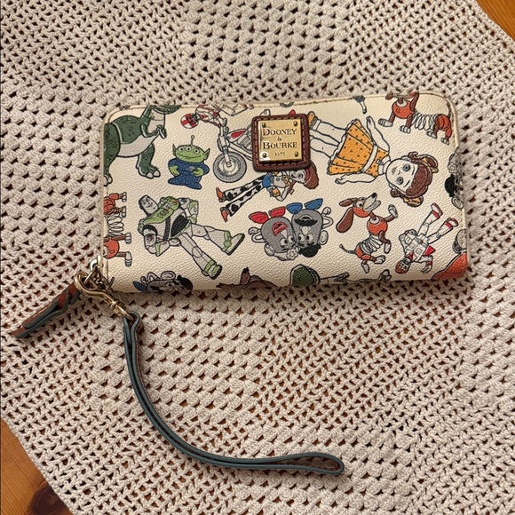 Dooney & Bourke Handbags - Dooney Bourke